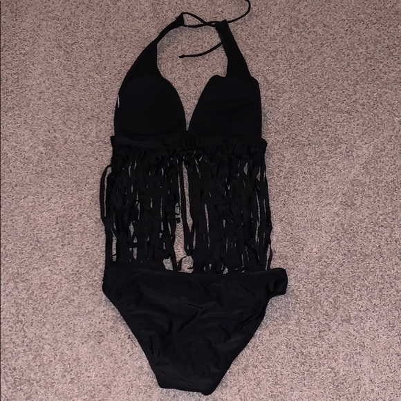 Bikini - Picture 2 of 2